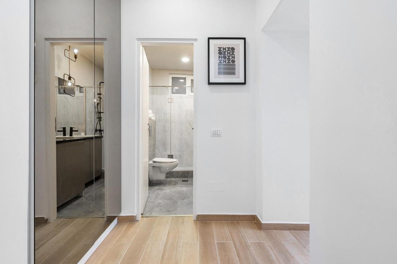 Qult - Misty Night Apartment Bukarest